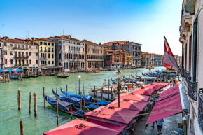 Ca' Fornoni Grand Canal